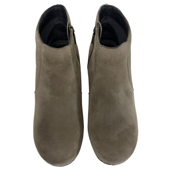 Boots - Picture 1 of 7